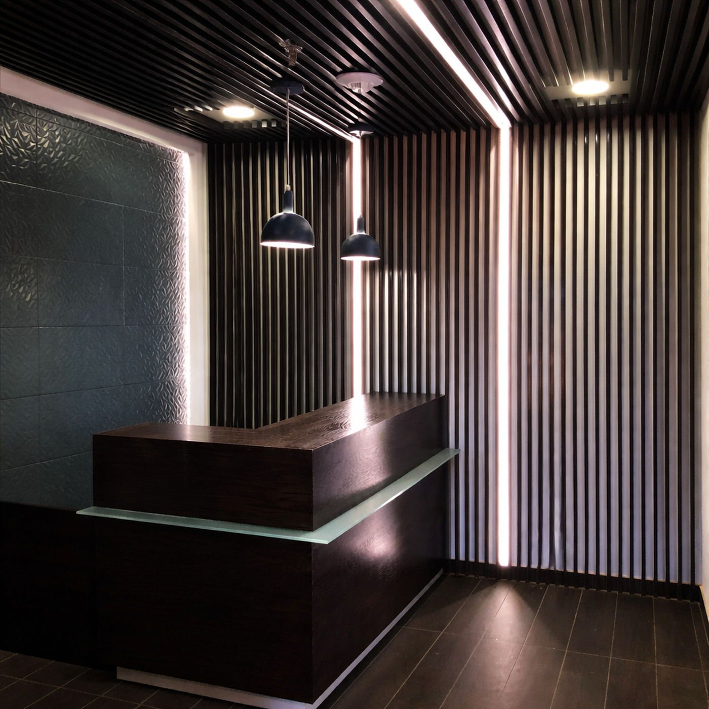 Recepción de Oficinas Prisma D1, interiorismo corporativo en Chihuahua